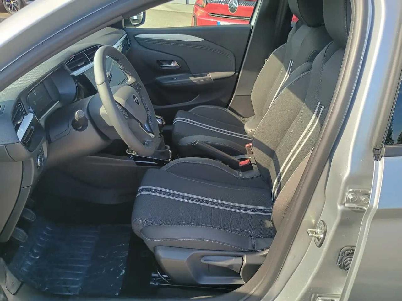 Opel Opel Corsa usata, con cerchi in lega leggera