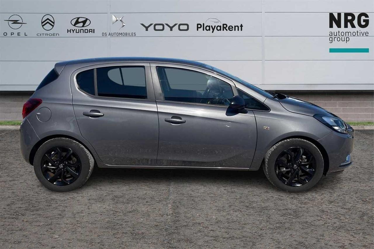 Opel Opel Corsa usata, con calotte specchietti retrovisori nere