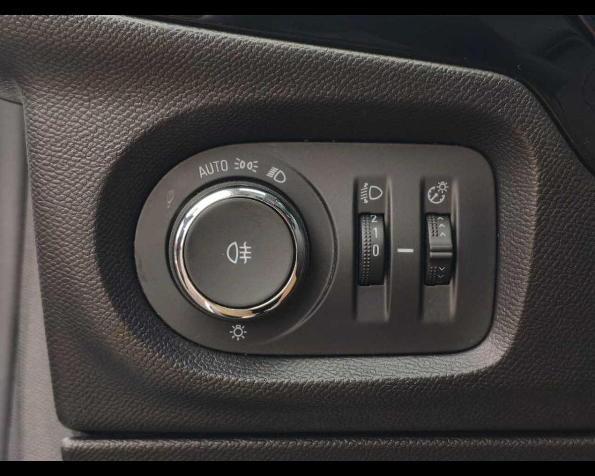 Opel Opel Corsa usata, con assistenza alla frenata