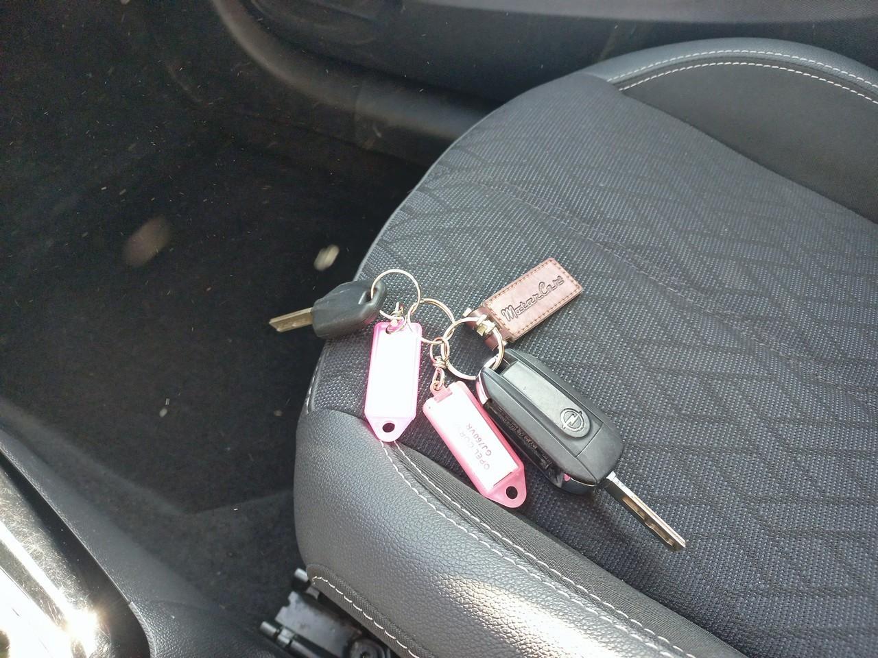 Opel Opel Corsa usata, con airbag anteriore conducente, airbag anteriore passeggero con interrutore di disattivazione