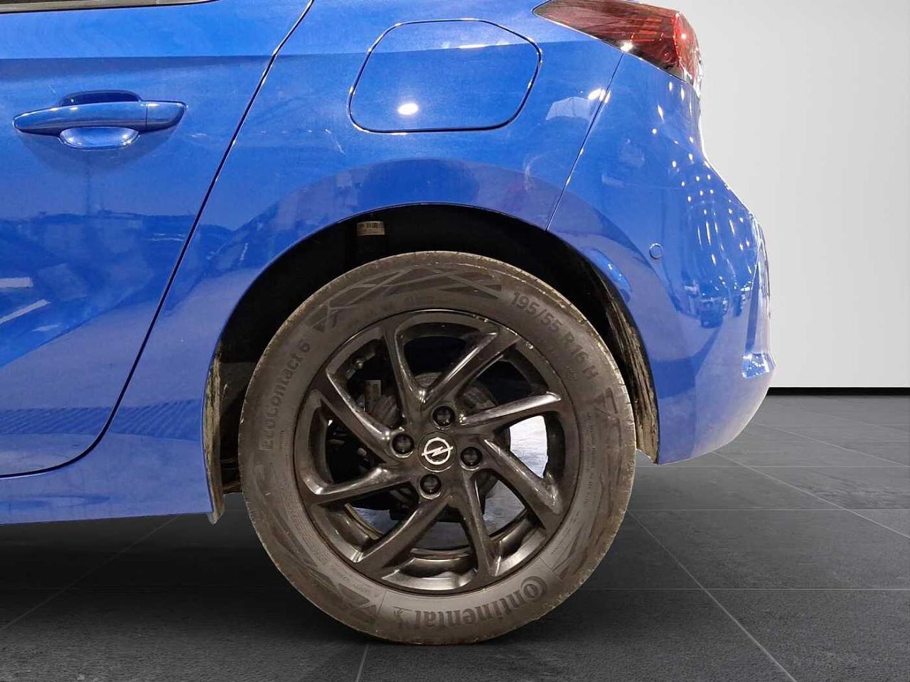 Opel Opel Corsa usata, con b-pillar nero lucido