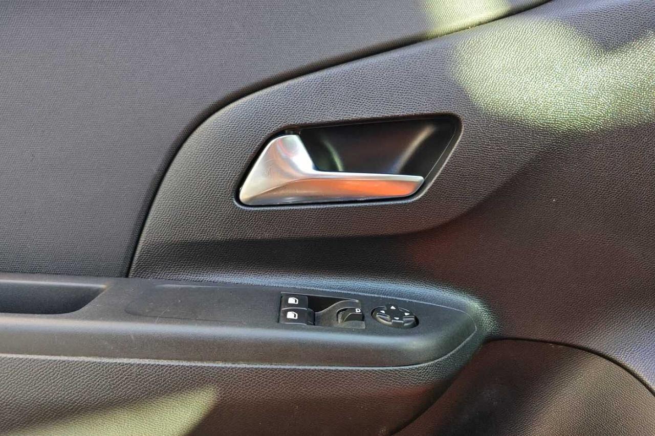 Opel Opel Corsa usata, con 3 cilindri