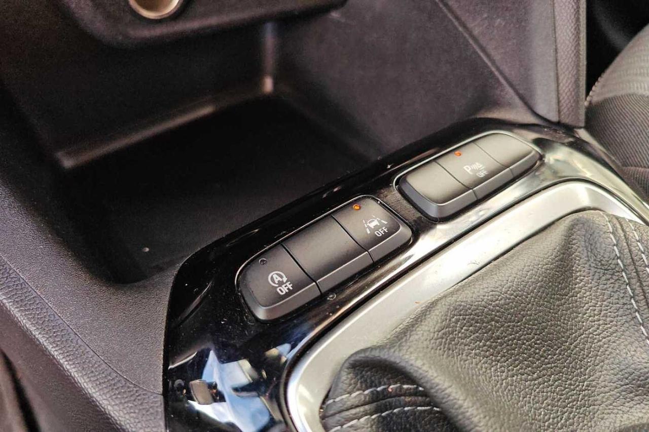 Opel Opel Corsa usata, con cerchi in lega leggera