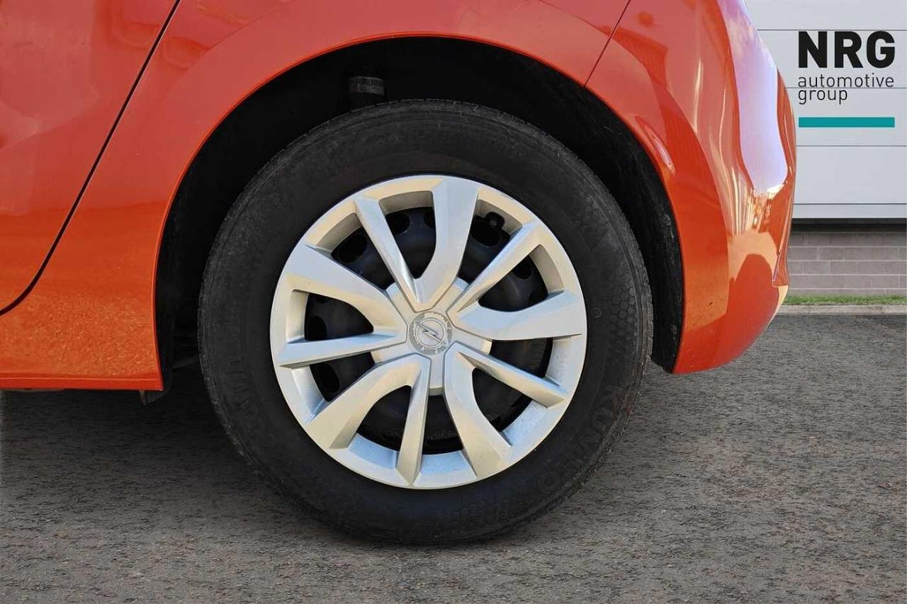 Opel Opel Corsa usata, con freno di stazionamento manuale