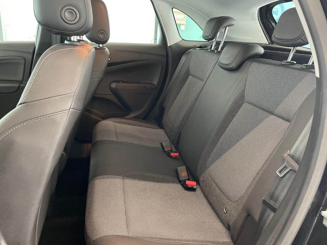 Opel Opel Crossland usata, con 3,5 display multifunzionale pannello strumenti 1 e 8,9, 7,0 display multifunzionale touch screen, plancia 1 e 17,8