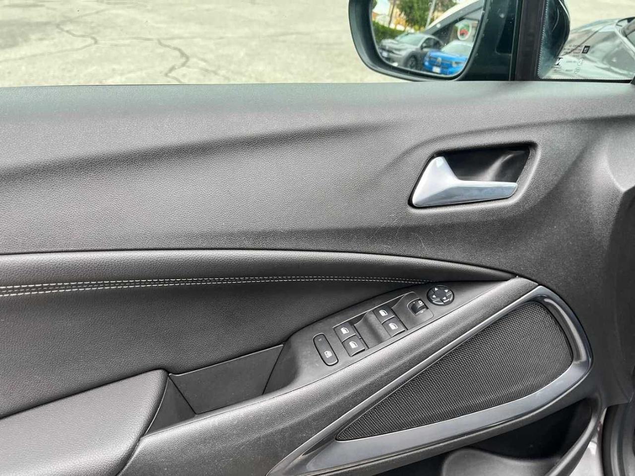 Opel Opel Crossland usata, con airbag frontali lato guida e passeggero, airbag a tendina 1° e 2° fila