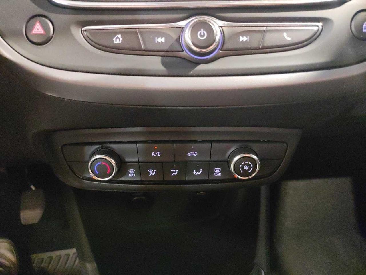 Opel Opel Crossland usata, con interno grigio scuro