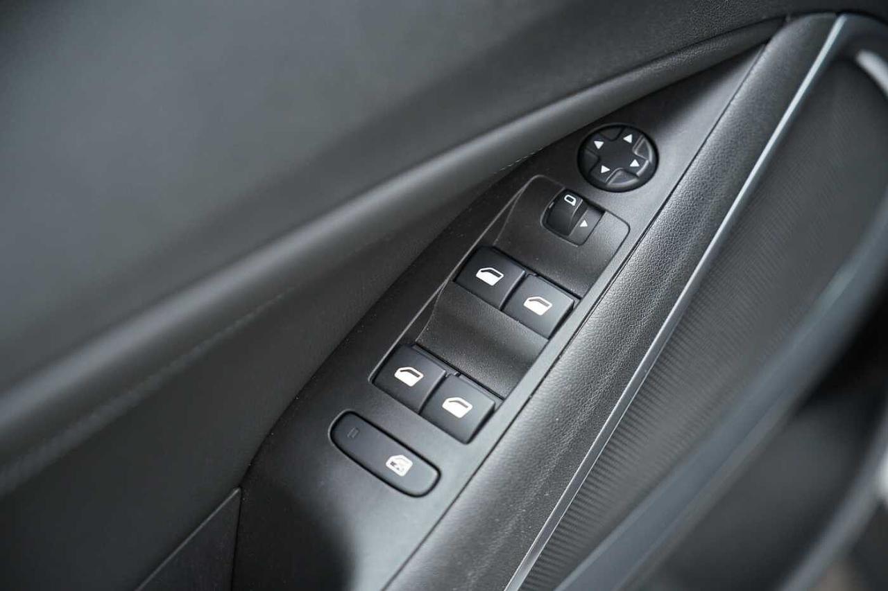 Opel Opel Crossland usata, con 4x Airbag (fontali + laterali)