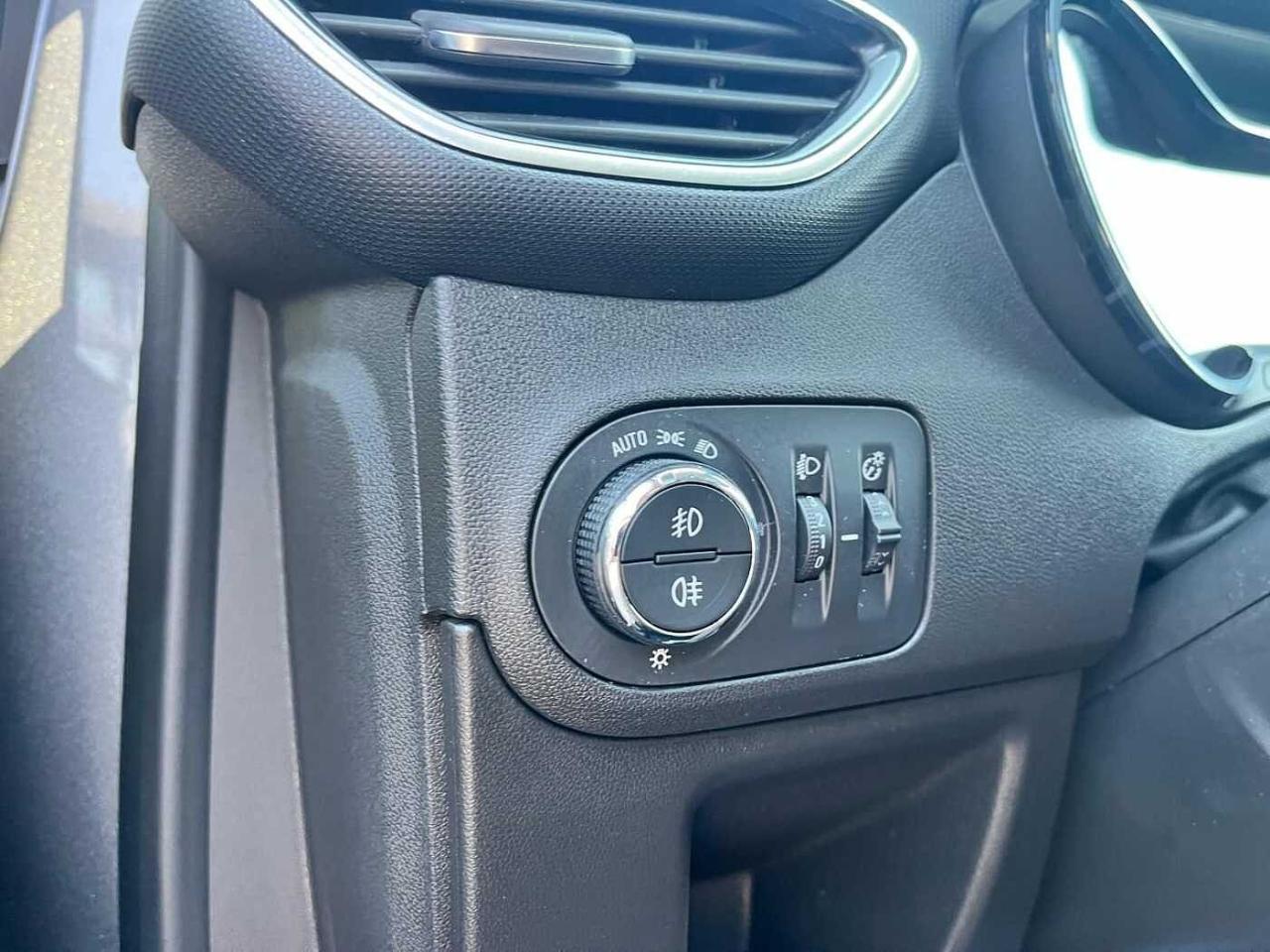 Opel Opel Crossland usata, con airbag frontali lato guida e passeggero, airbag a tendina 1° e 2° fila