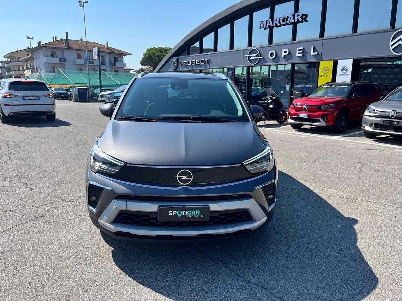 Opel Opel Crossland usata, con barre longitudinali al tetto