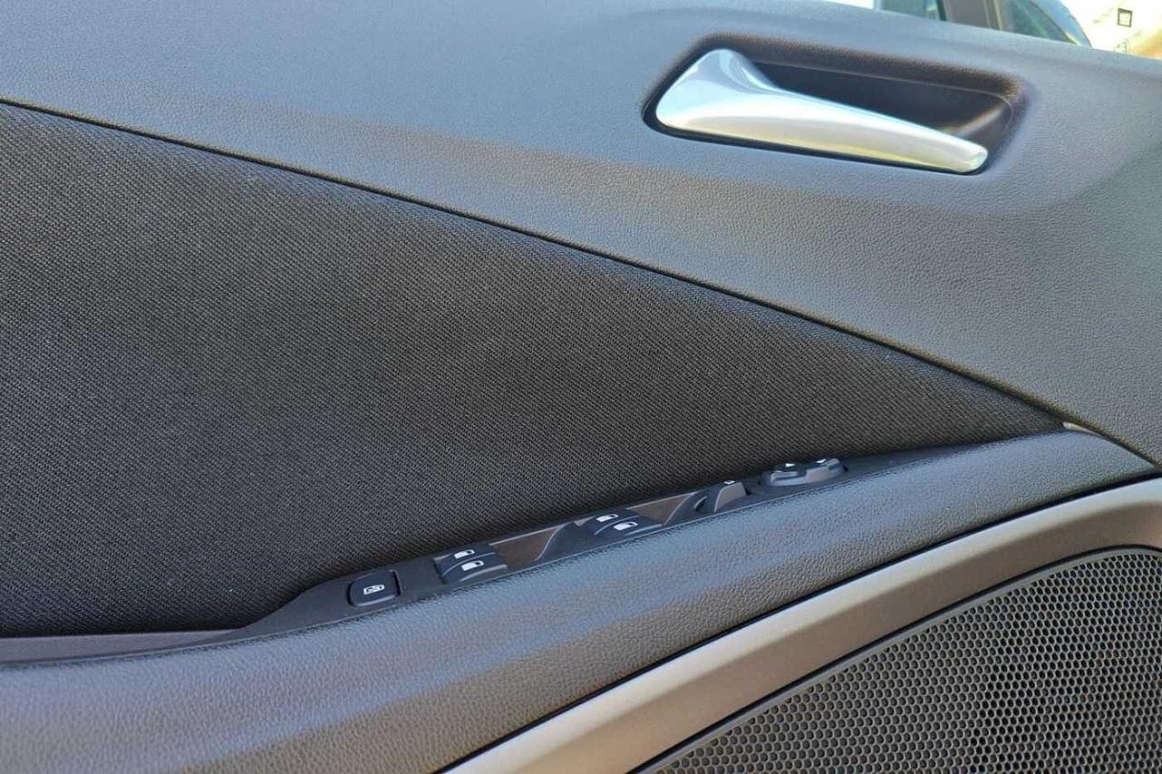 Opel Opel Crossland usata, con 3 cilindri