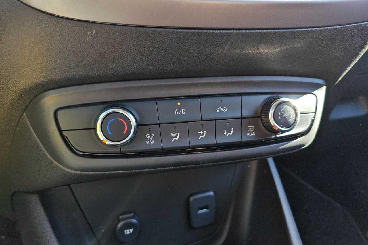 Opel Opel Crossland usata, con alette parasole con specchietto di cortesia