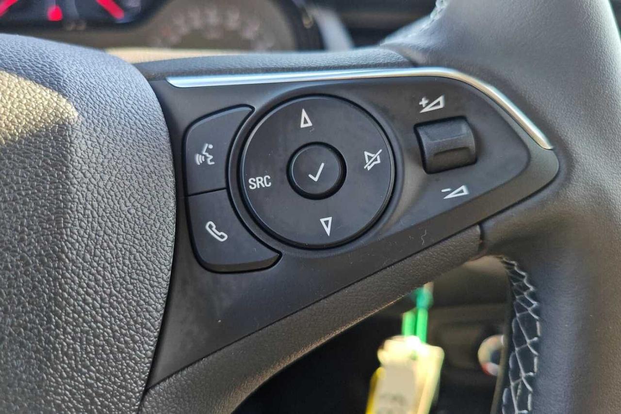 Opel Opel Crossland usata, con bracciolo porta oggetti