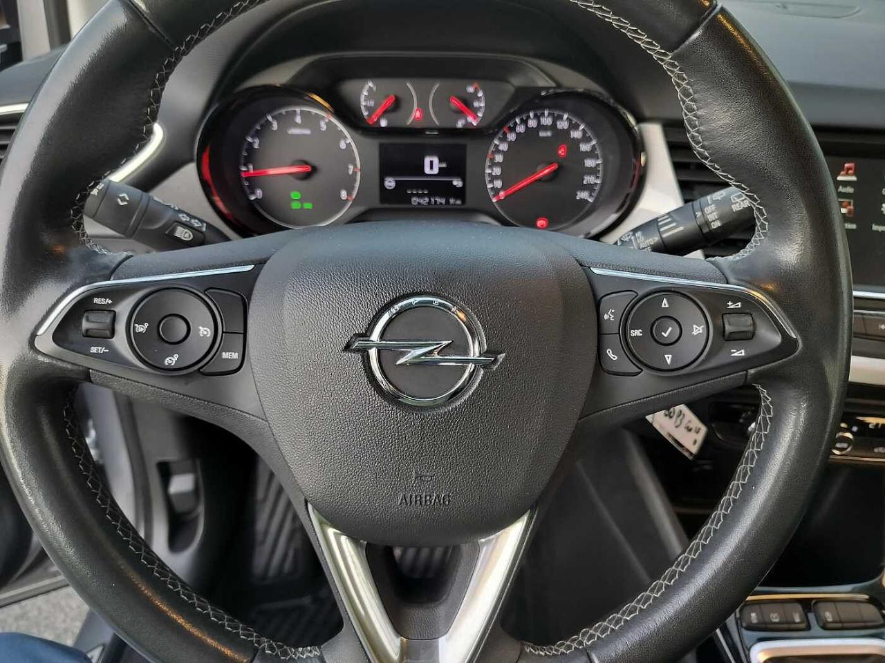 Opel Opel Crossland usata, con badge design & tech