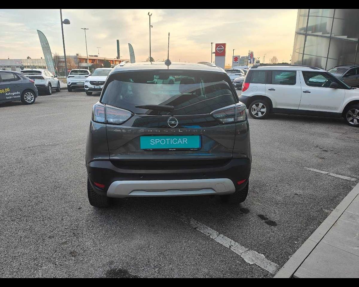 Opel Opel Crossland usata, con fari posteriori a led