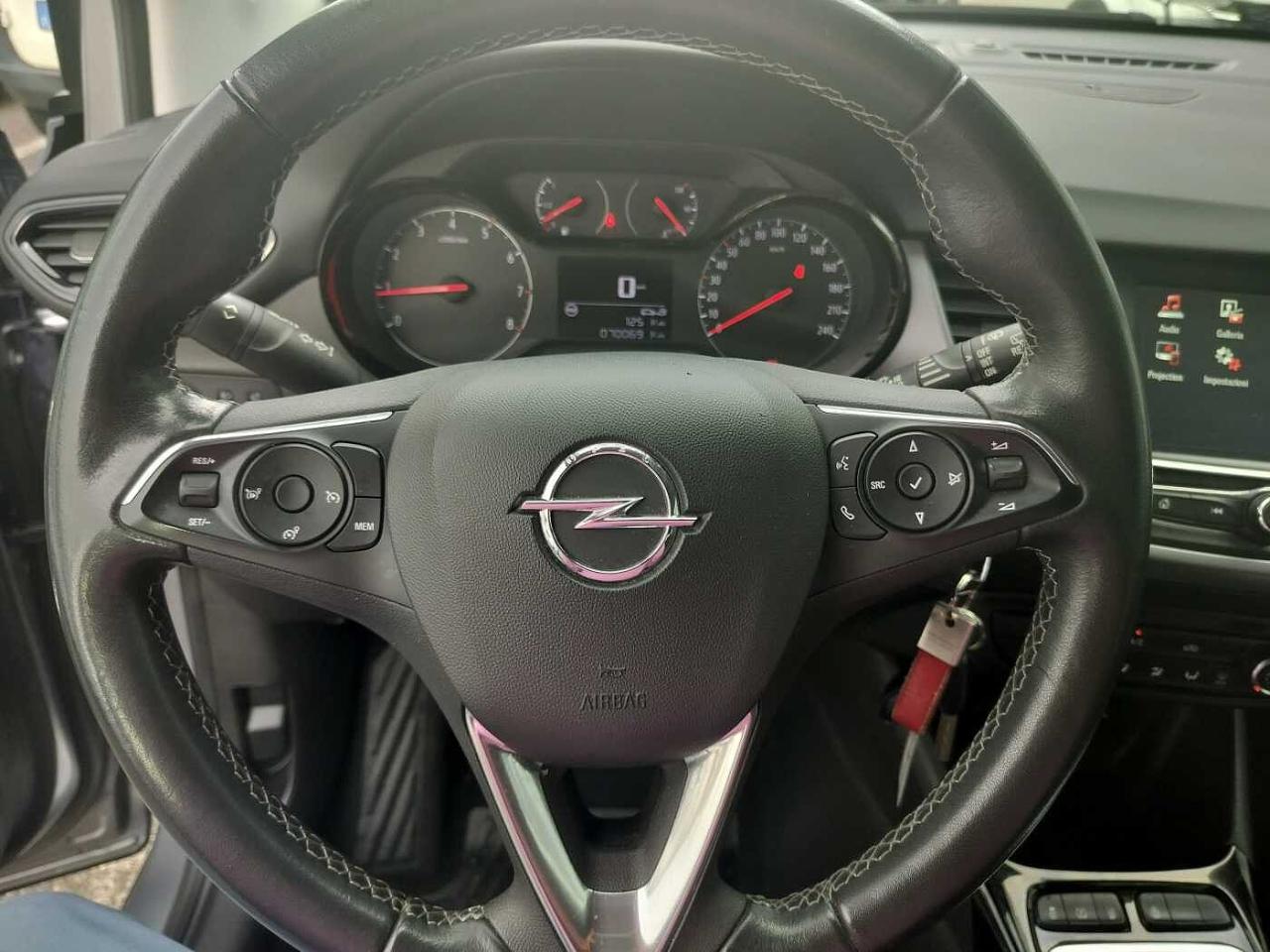 Opel Opel Crossland usata, con alette parasole con specchietto di cortesia