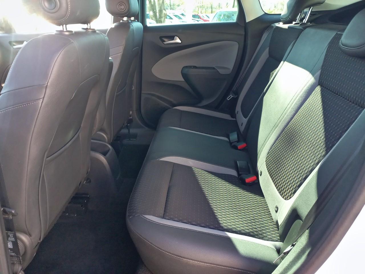 Opel Opel Crossland usata, con 3,5 display multifunzionale pannello strumenti 1 e 8,9, 7,0 display multifunzionale touch screen, plancia 1 e 17,8