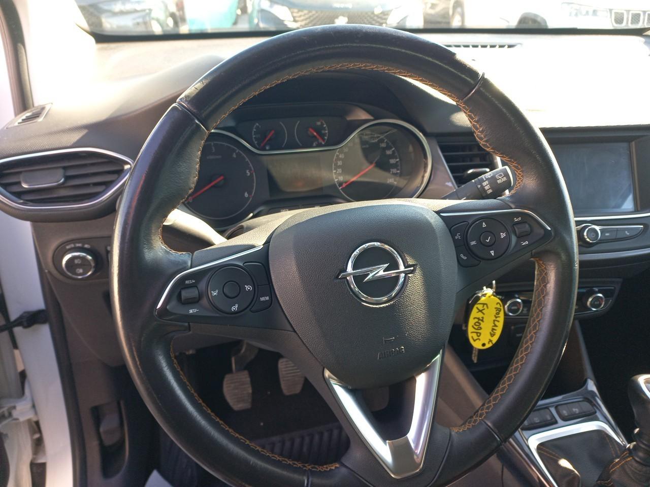 Opel Opel Crossland usata, con bracciolo anteriore