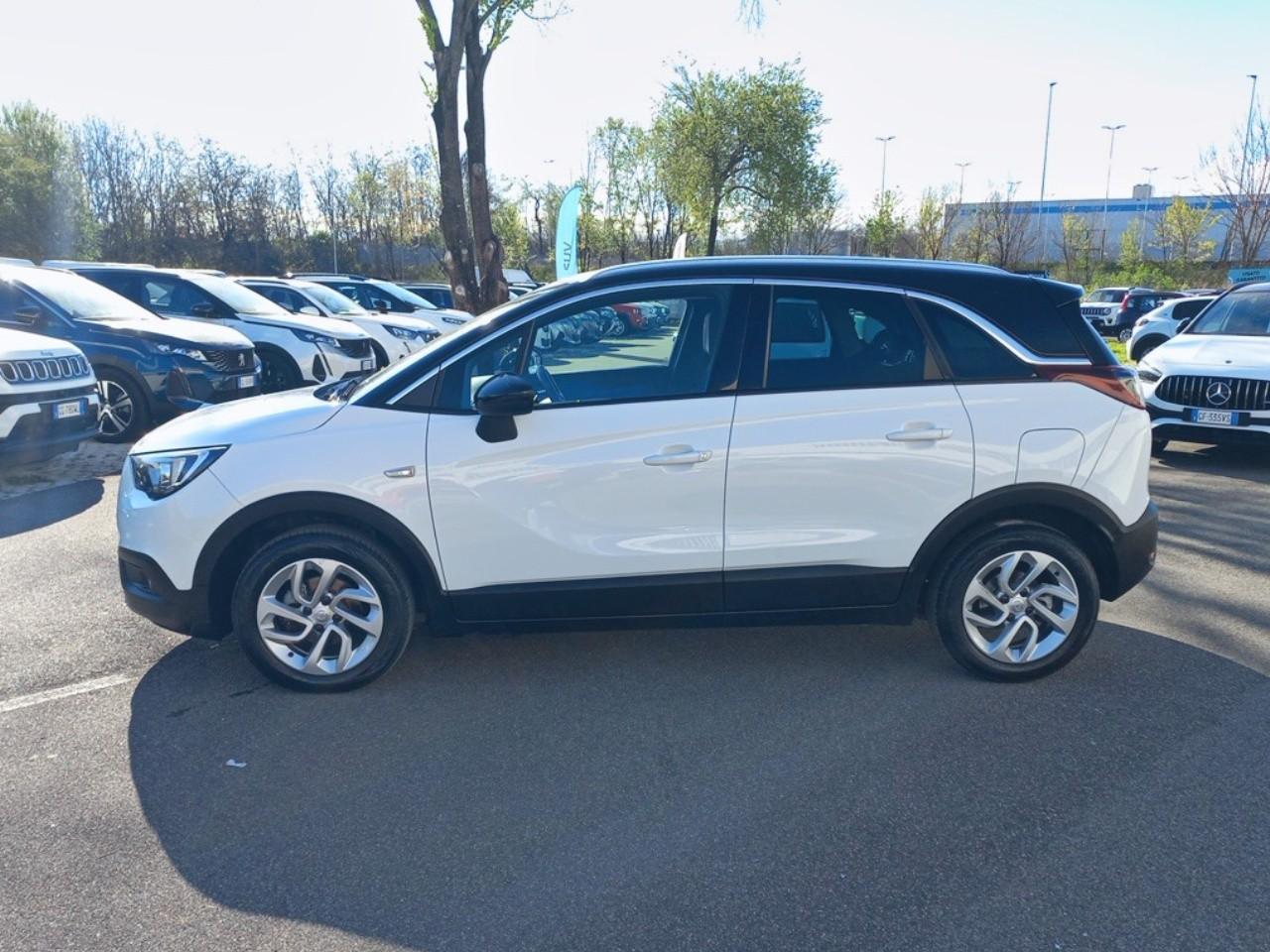 Opel Opel Crossland usata, con cinture sicurezza post. conducente con pretensionatori, cinture sicurezza post. passeggero con pretensionatori, cinture sicurezza post. centrale a 3 punti