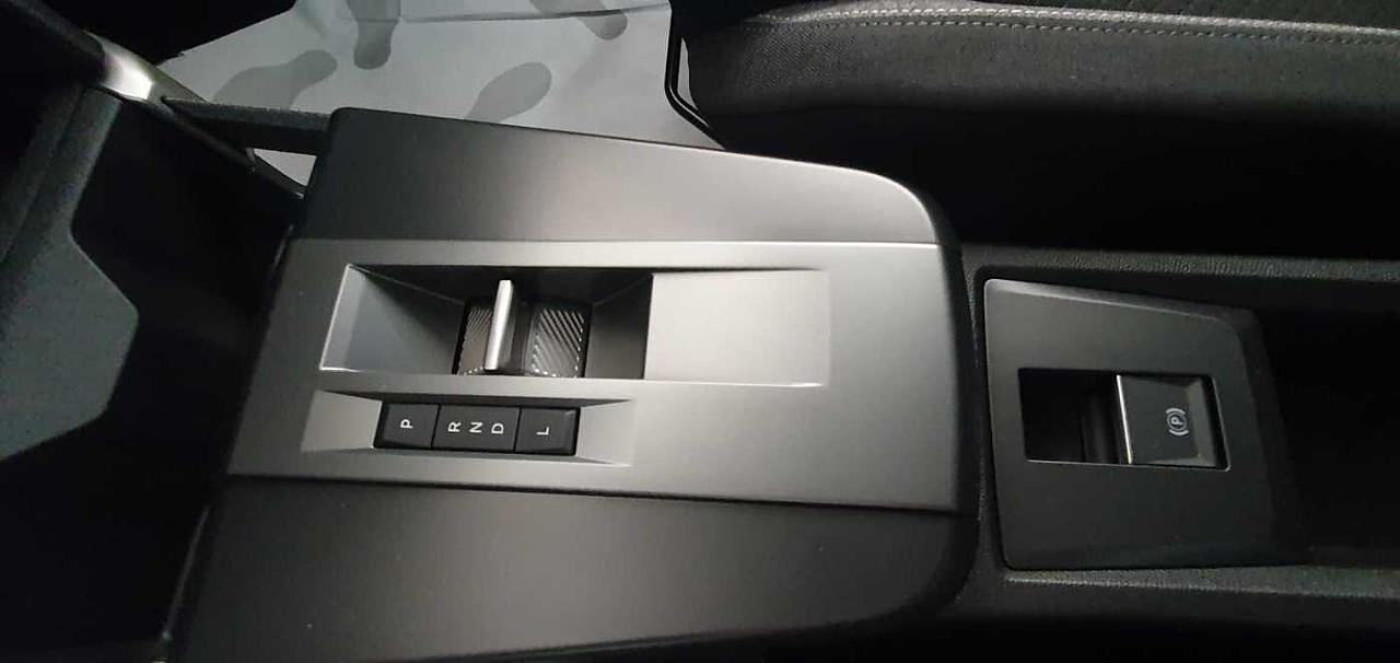 Opel opel frontera usata, con 2 prese USB-C (anteriori)