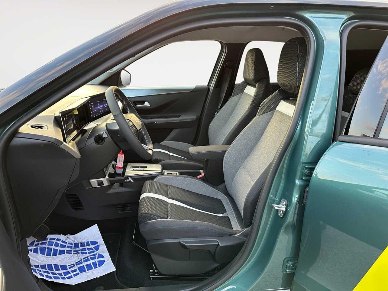 Opel opel frontera usata, con 2 prese USB-C (posteriori)