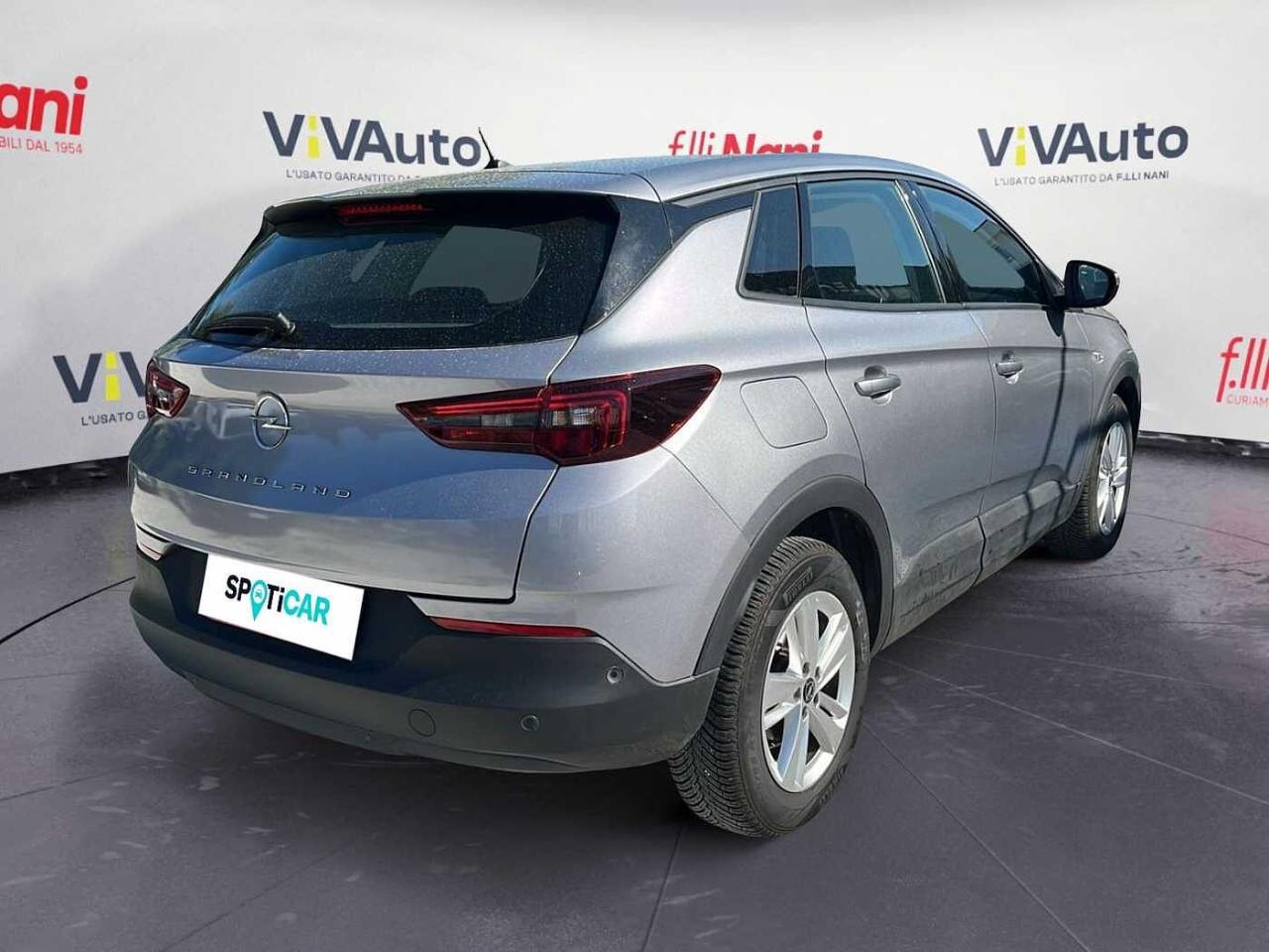 Opel Opel Grandland usata, con interno grigio scuro