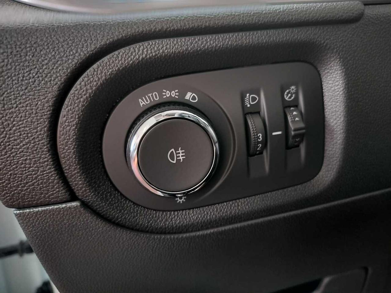 Opel Opel Grandland usata, con accelerazione: 10