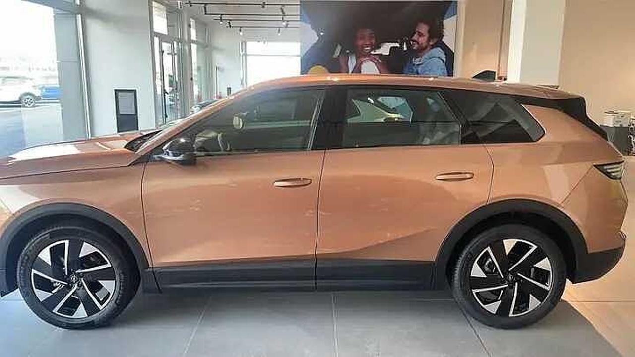 Opel Opel Grandland usata, con allestimento interno: stoffa