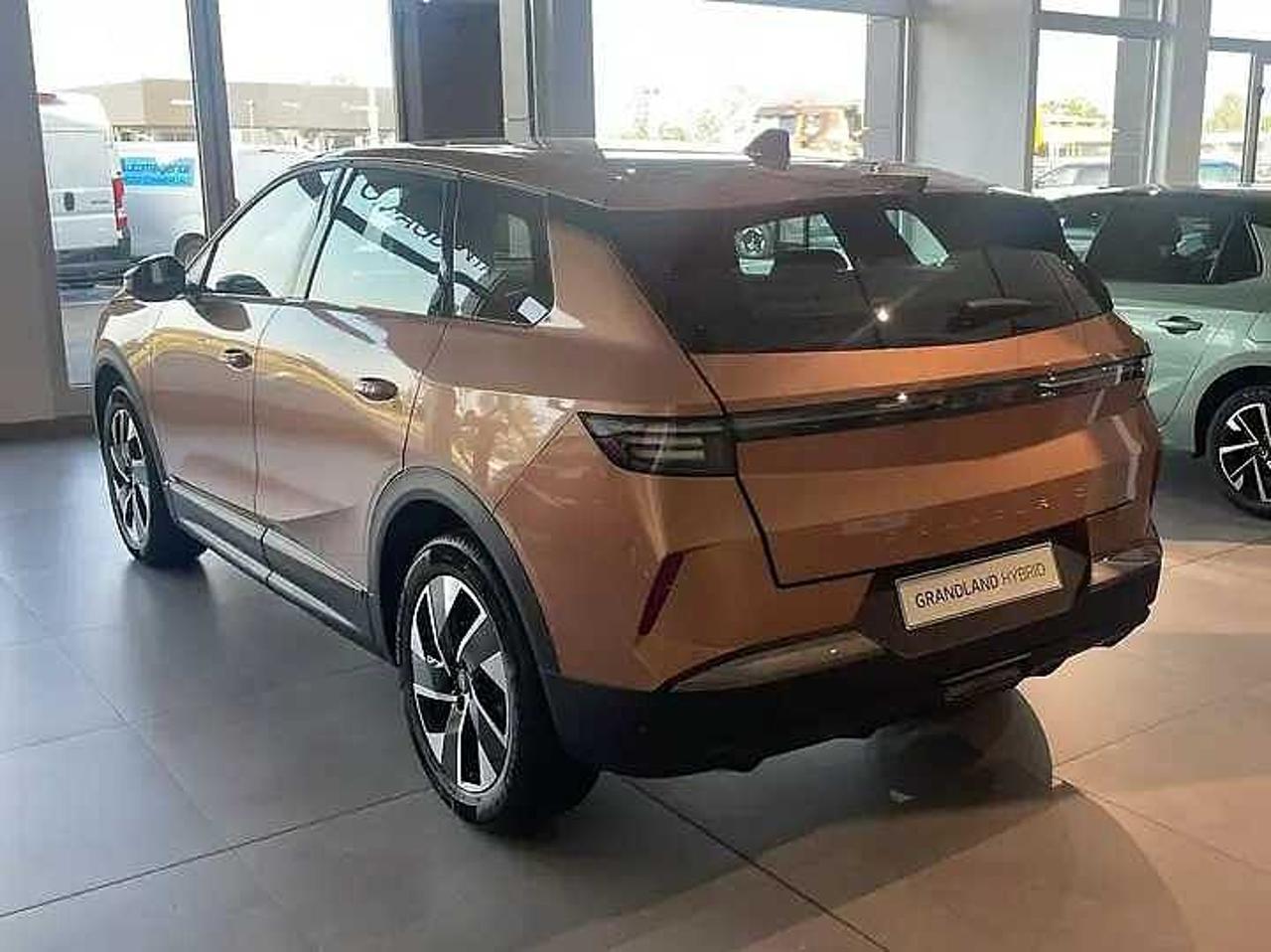 Opel Opel Grandland usata, con assistente alle frenate di emergenza