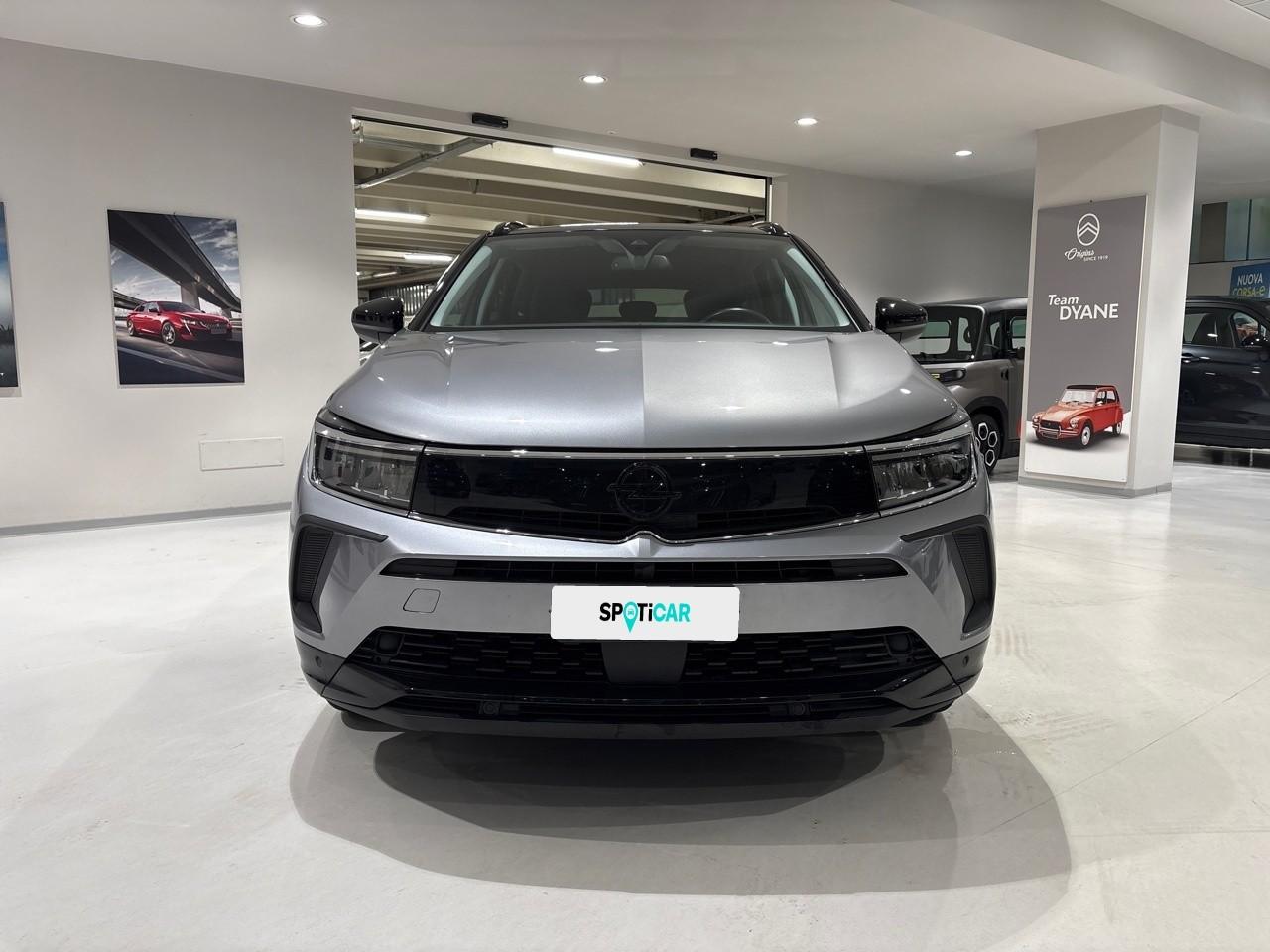 Opel Opel Grandland usata, con assistenza al parcheggio posteriore e parch semi-autom/perpend/uscita