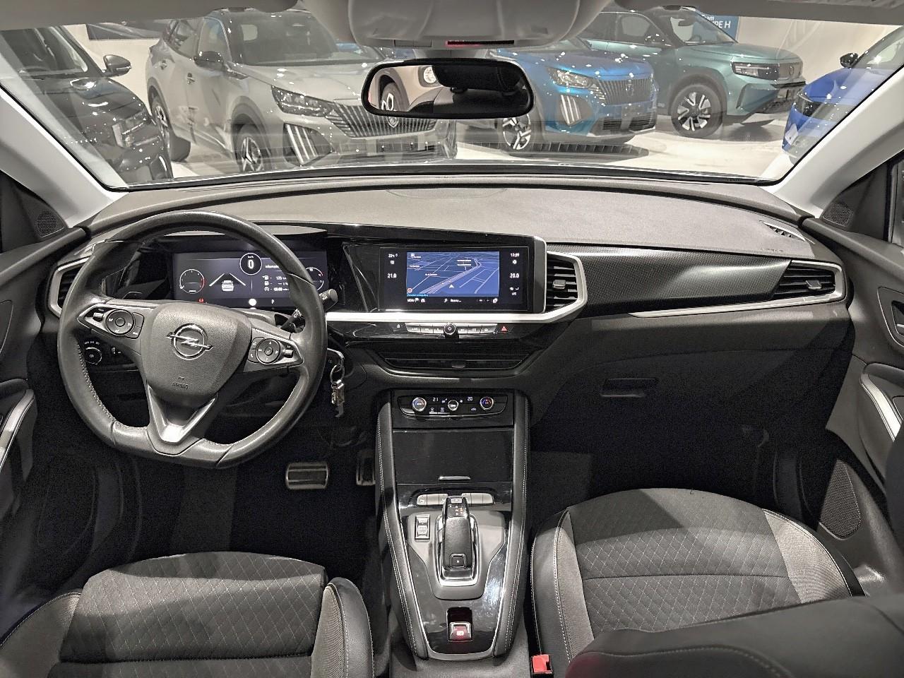 Opel Opel Grandland usata, con cinture sicurezza post. conducente con pretensionatori, cinture sicurezza post. passeggero con pretensionatori, cinture sicurezza post. centrale a 3 punti