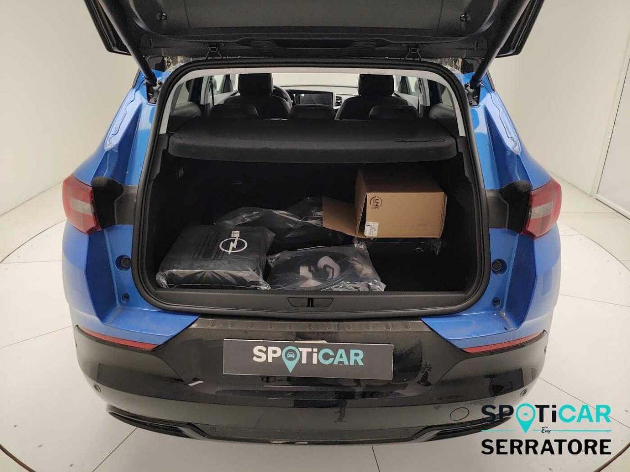 Opel Opel Grandland usata, con barre al tetto nero lucido