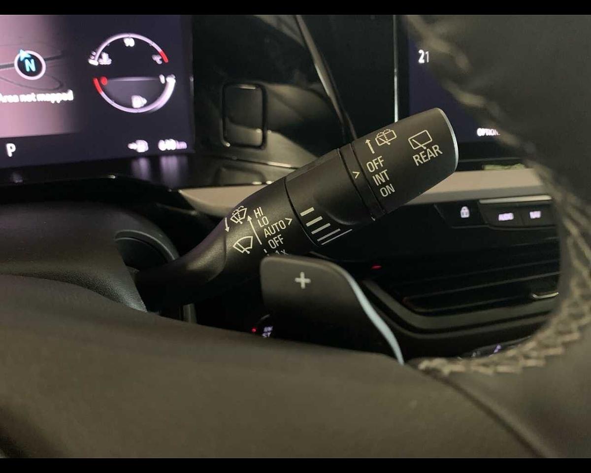 Opel Opel Grandland usata, con bracciolo porta oggetti