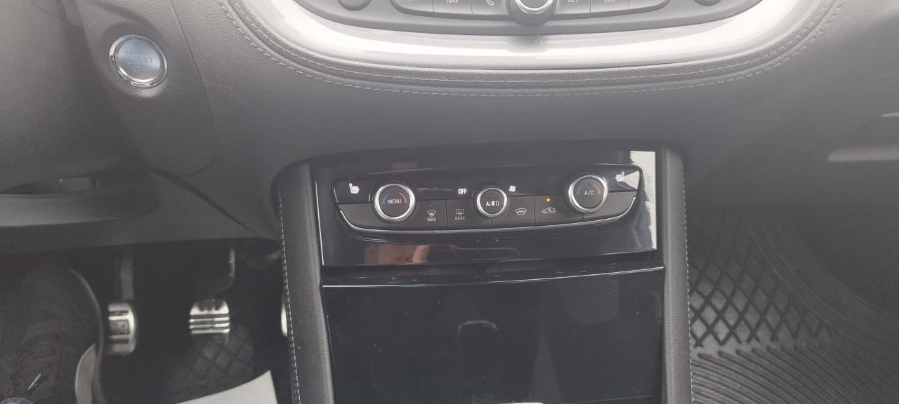 Opel Opel Grandland usata, con luci diurne