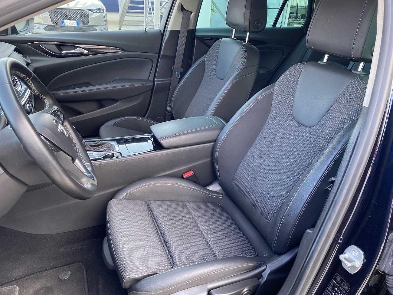 Opel Opel Insignia usata, con cerchi in lega leggera