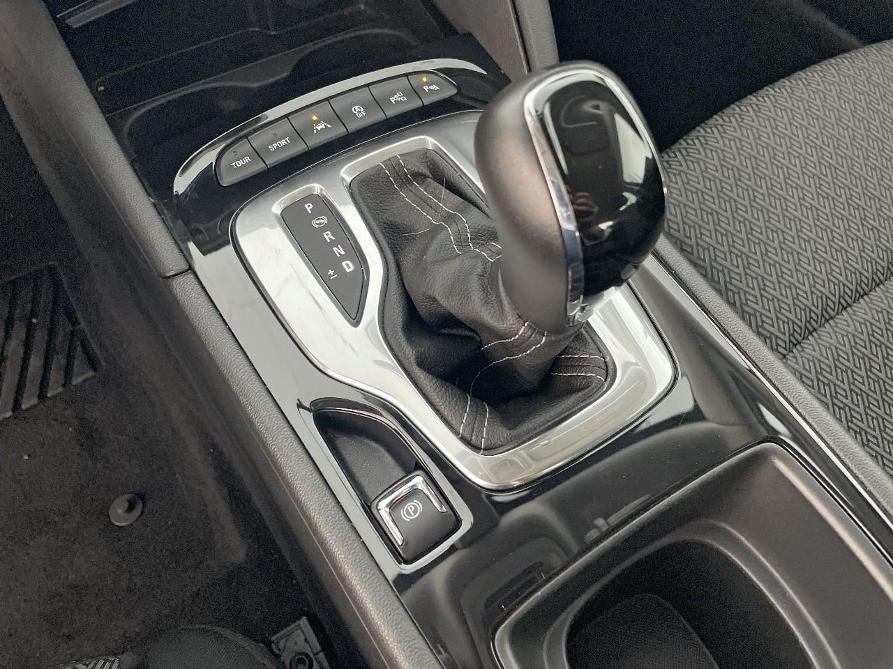 Opel Opel Insignia usata, con attivazione vocale include sistema audio, include comandi telefono e include comandi sistema navigazione