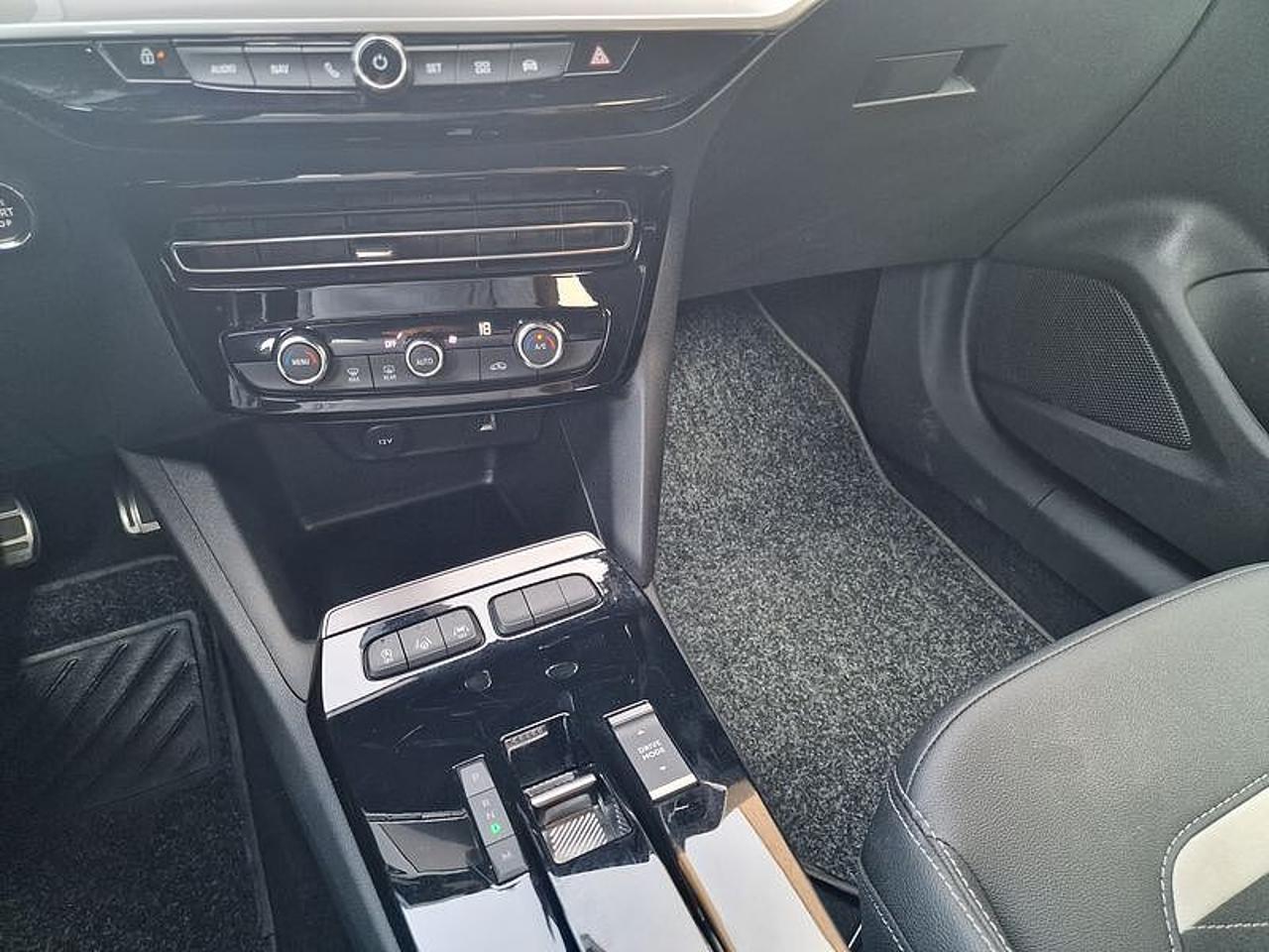 Opel Opel Mokka usata, con bracciolo porta oggetti