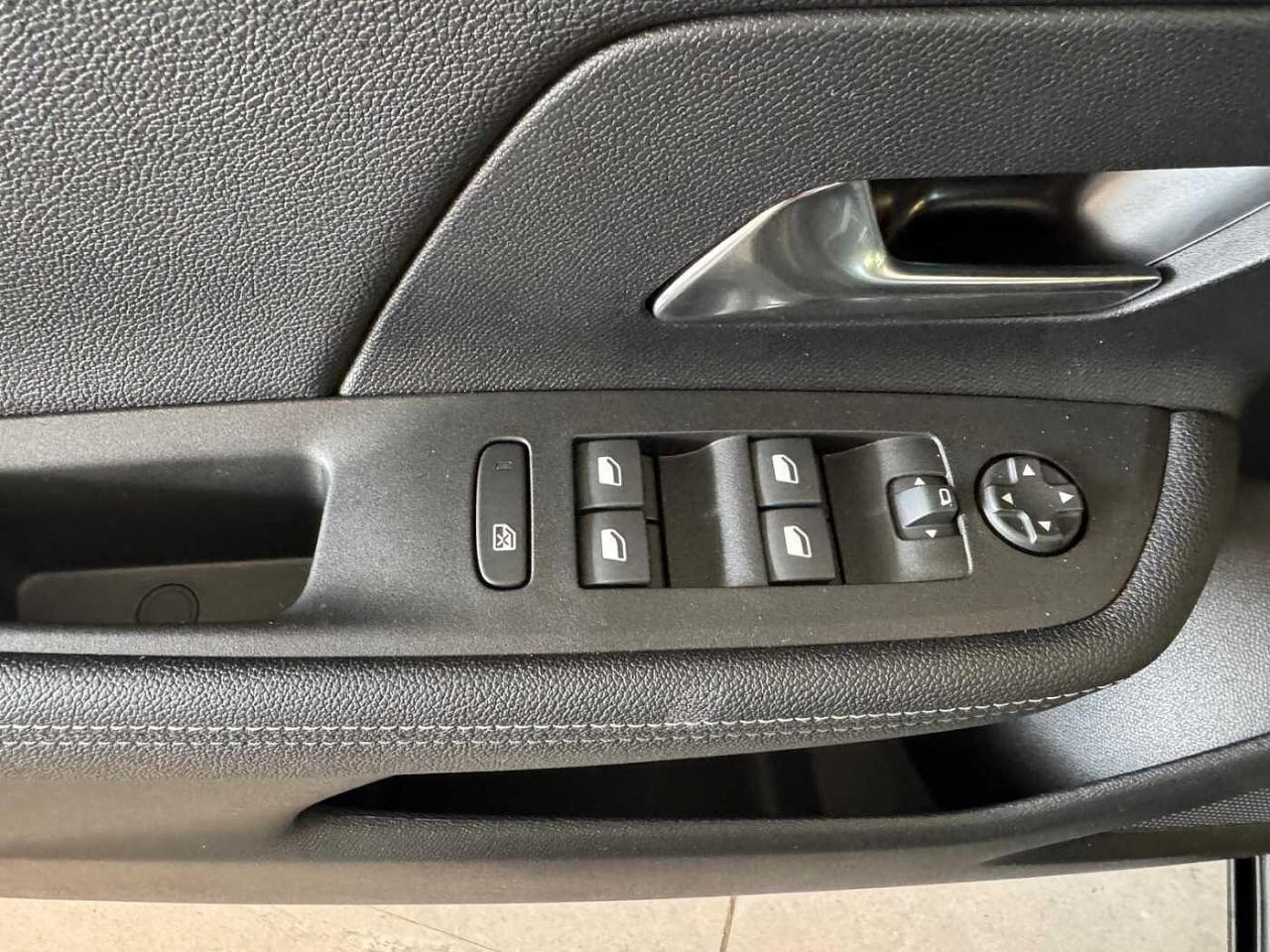 Opel Opel Mokka usata 8