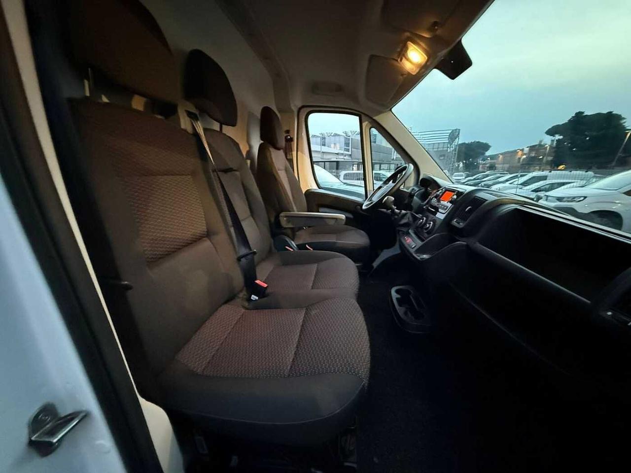 Opel Opel Movano usata, con 3 sedili