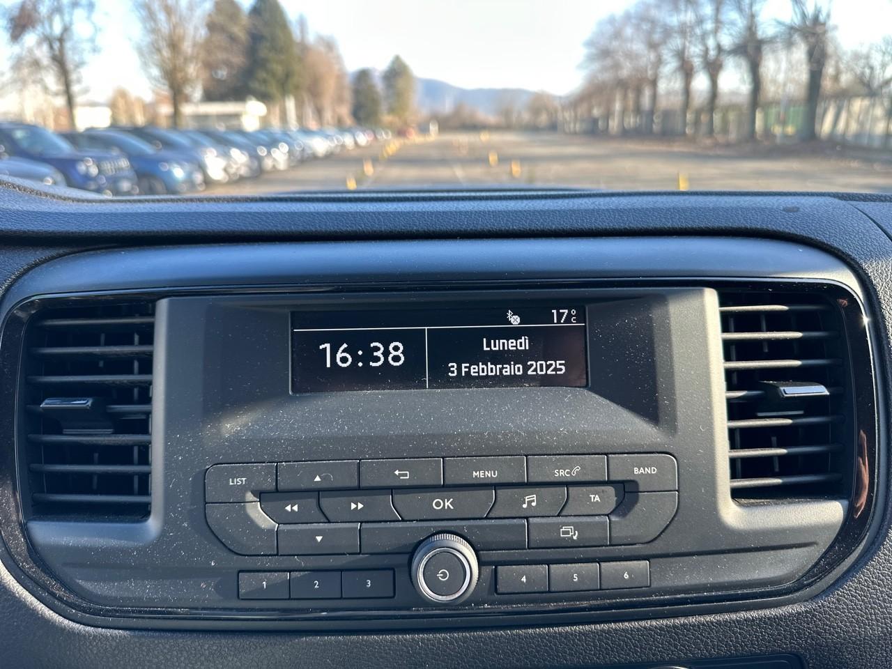 Opel Opel Vivaro usata, con 8 altoparlanti