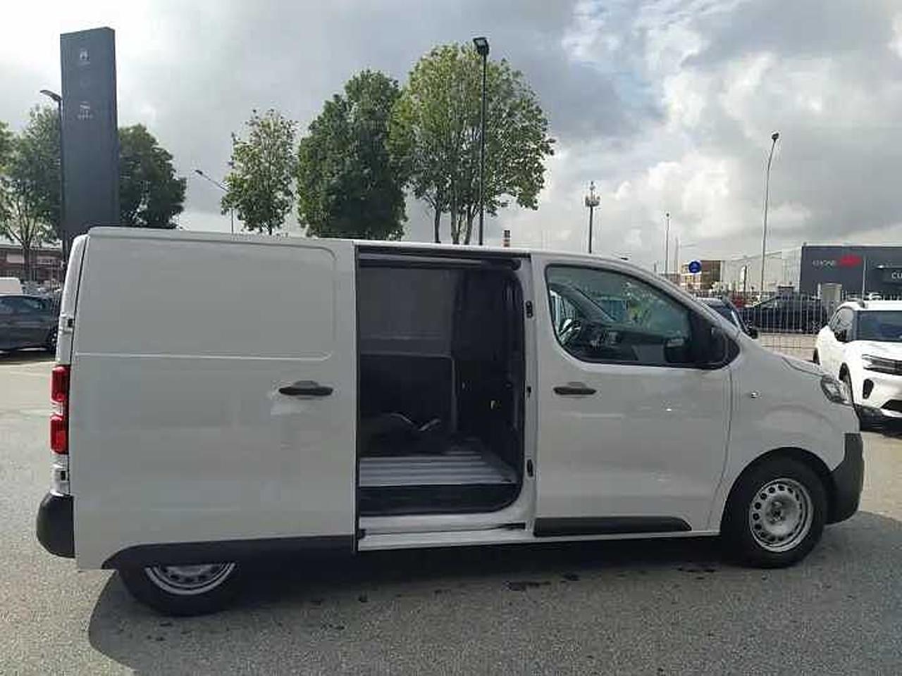 Opel Opel Vivaro usata, con anelli fermacarico