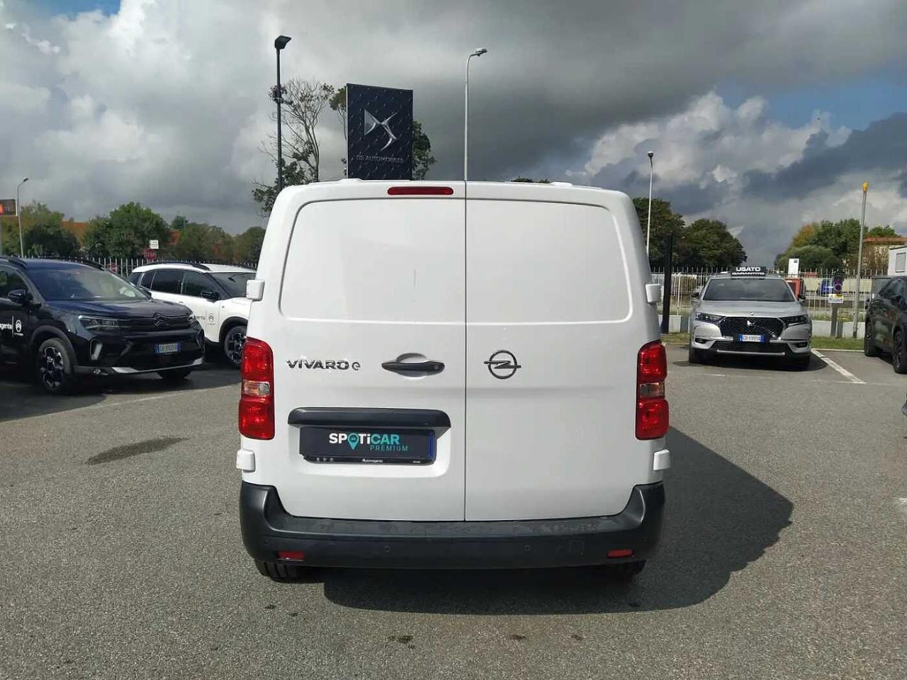 Opel Opel Vivaro usata, con Caricatore a bordo da 7 kW/h monofase