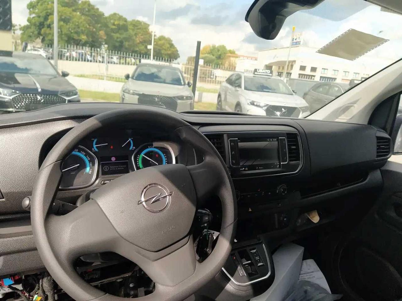 Opel Opel Vivaro usata, con cerchi in acciaio 16" con coprimozzo