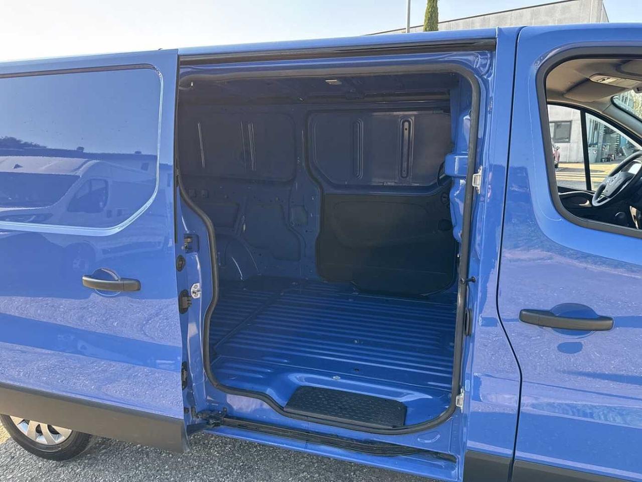 Opel Opel Vivaro usata, con 1x Airbag conducente