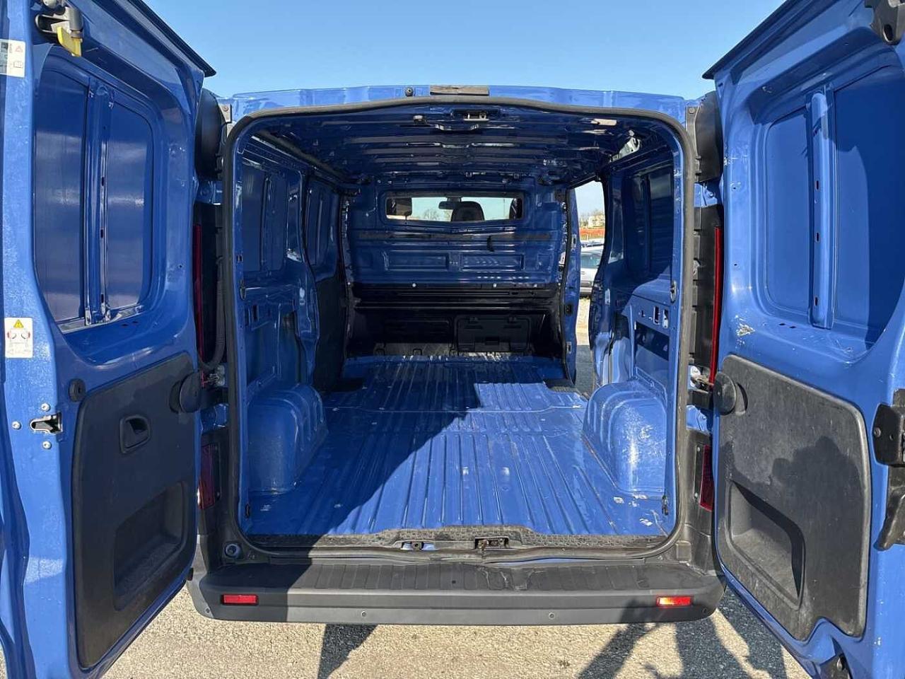 Opel Opel Vivaro usata, con 2 porte