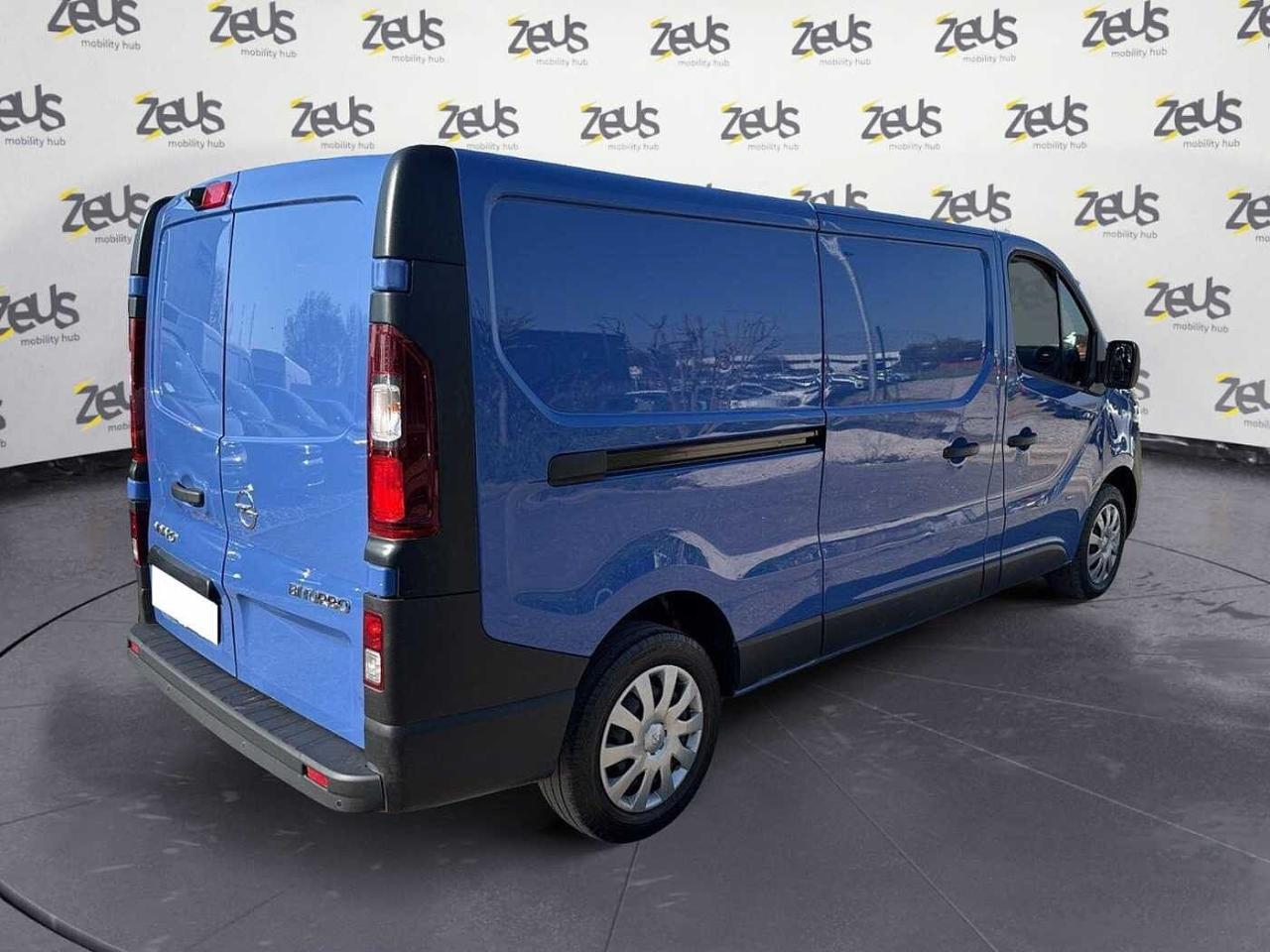 Opel Opel Vivaro usata, con copricerchi integrali