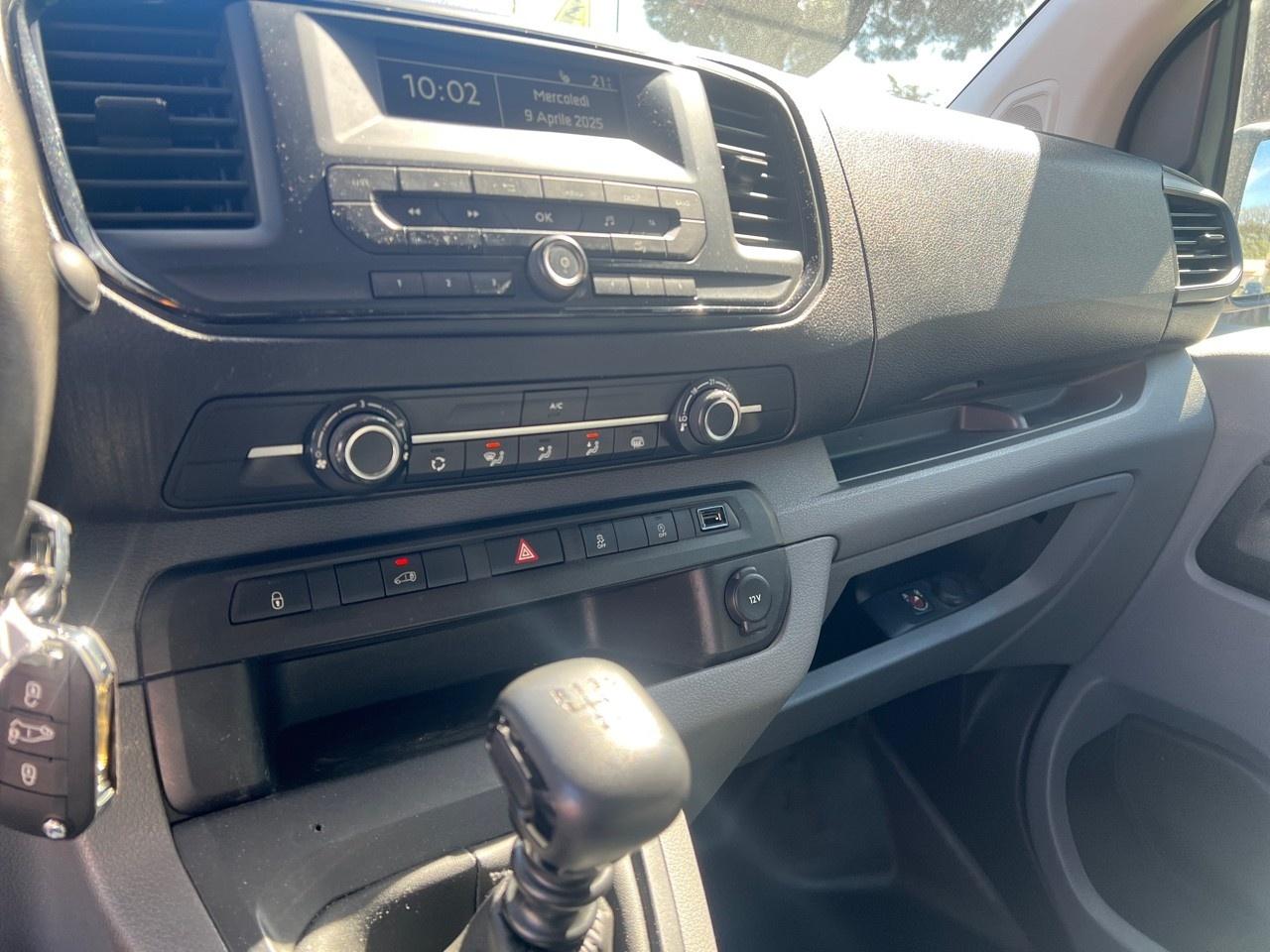 Opel Opel Vivaro usata, con computer di bordo