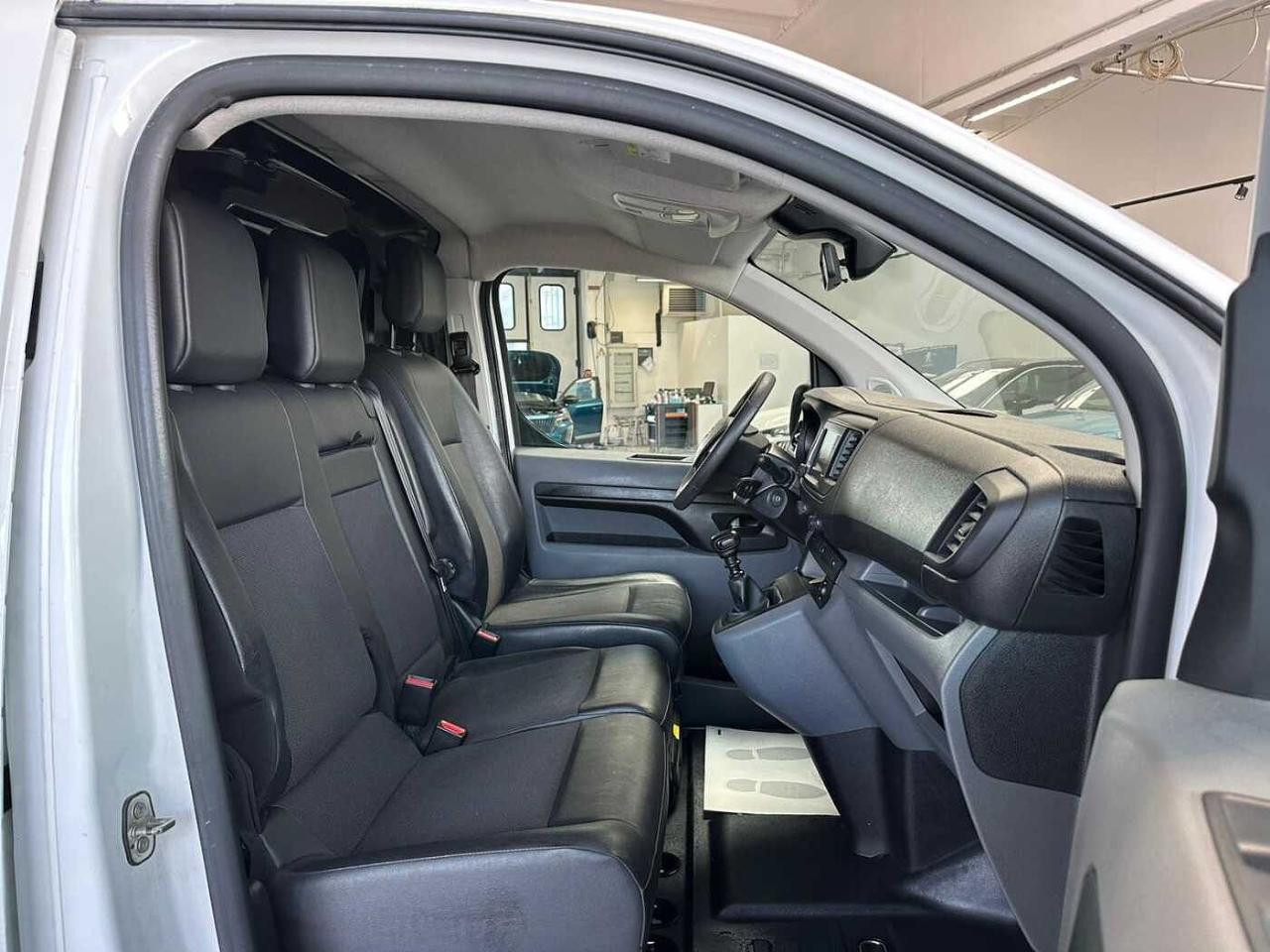 Opel Opel Vivaro usata, con 6x Airbag (fontali + laterali + testa)