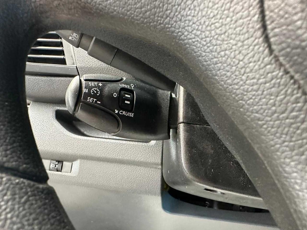 Opel Opel Vivaro usata, con airbag frontali lato guida e passeggero