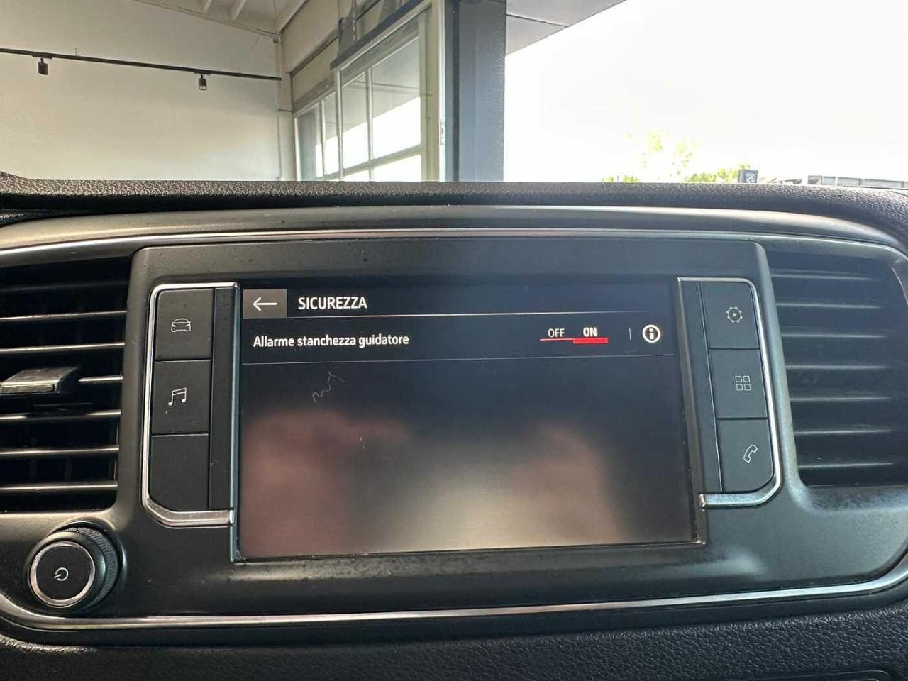Opel Opel Vivaro usata, con assistente alle frenate di emergenza